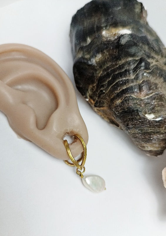 Stretched Earlobe Earring: Large Pearl