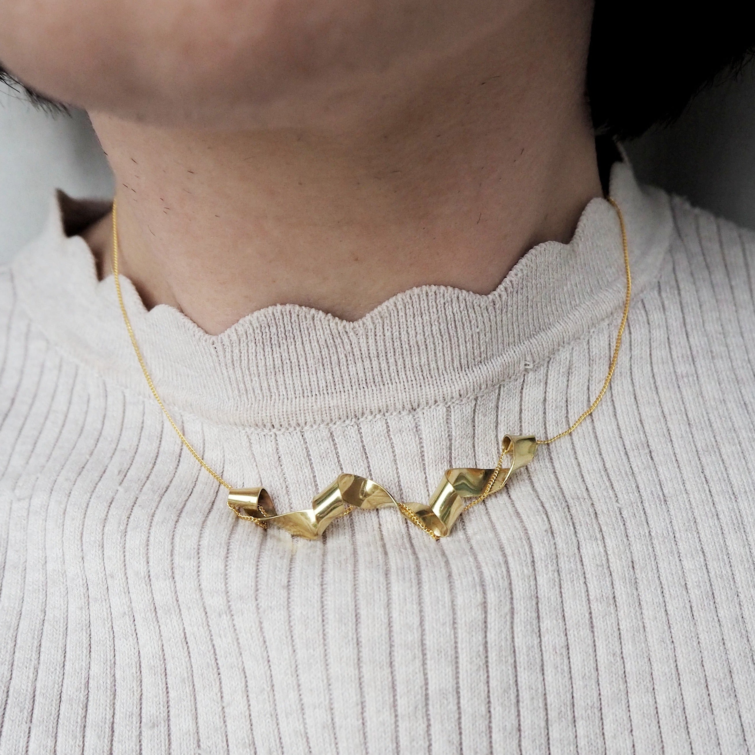 ANTIK Ribbon Necklace