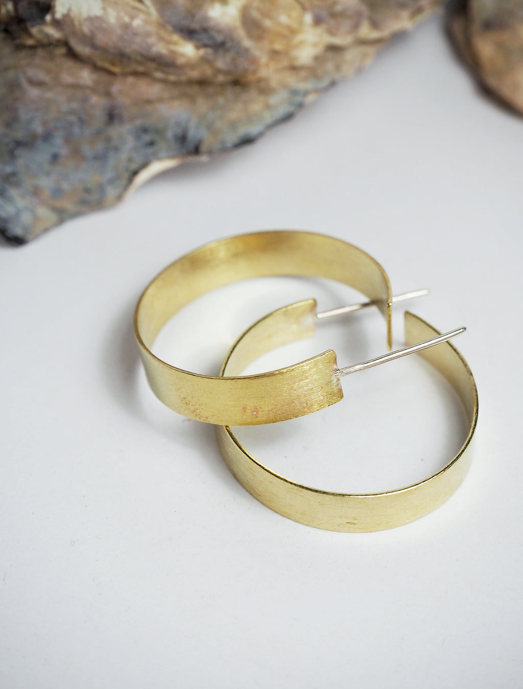 GEO Wide Medium Hoops