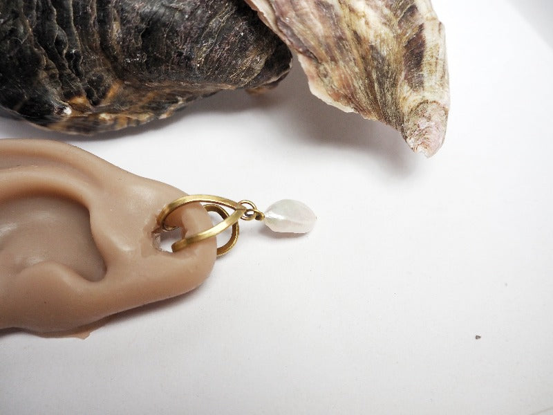 Stretched Earlobe Earring: Large Pearl