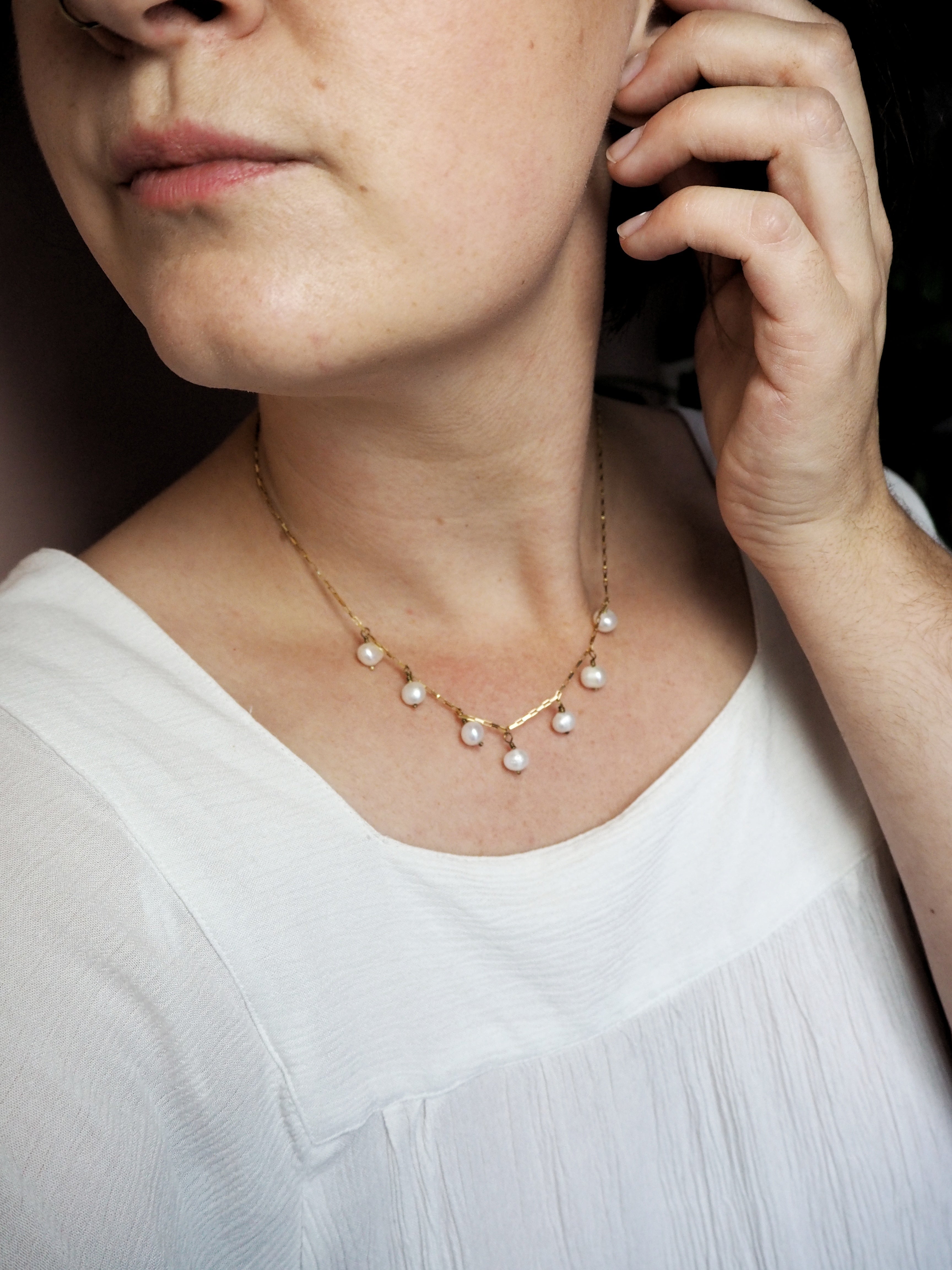 FEMME Medium Pearl Necklace