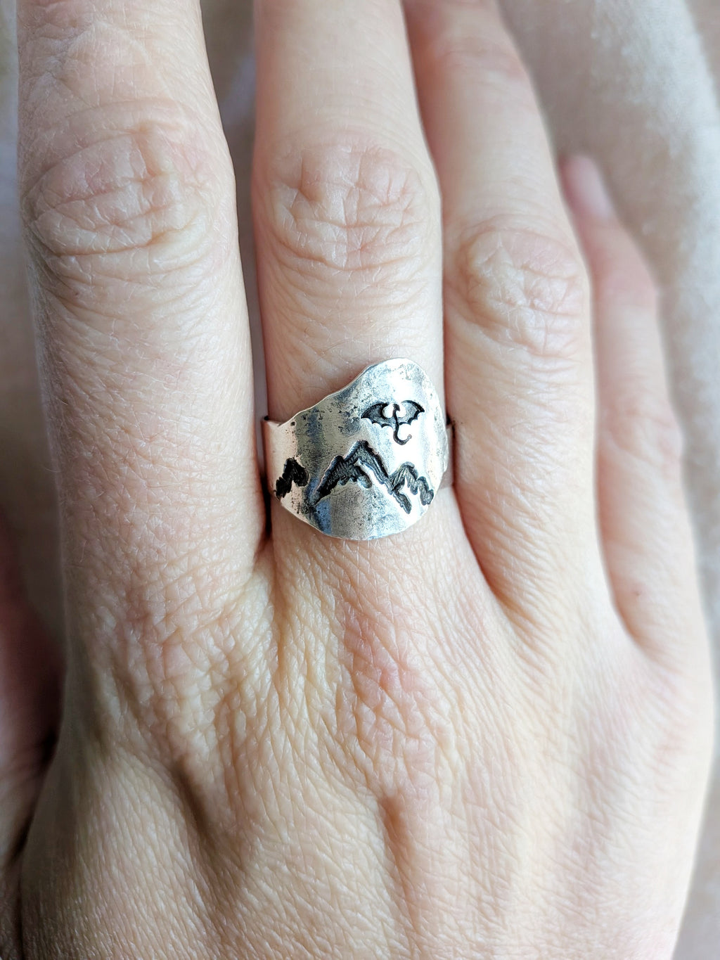 COVEN Adjustable Fantasy Dragon / Star Ring