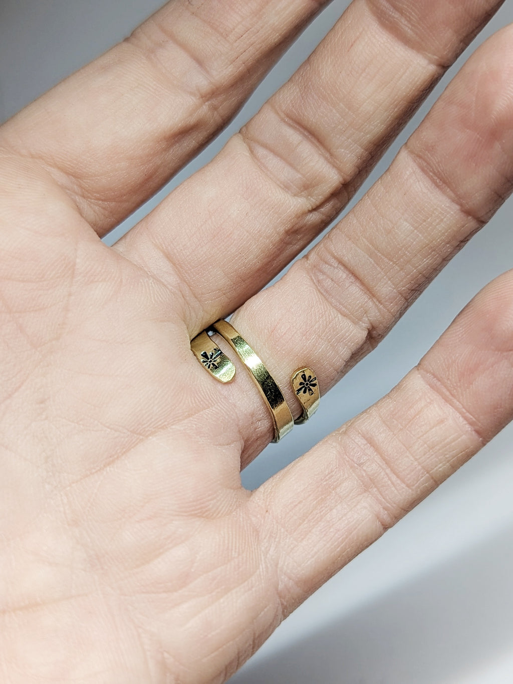 FEMME Star Burst Ring