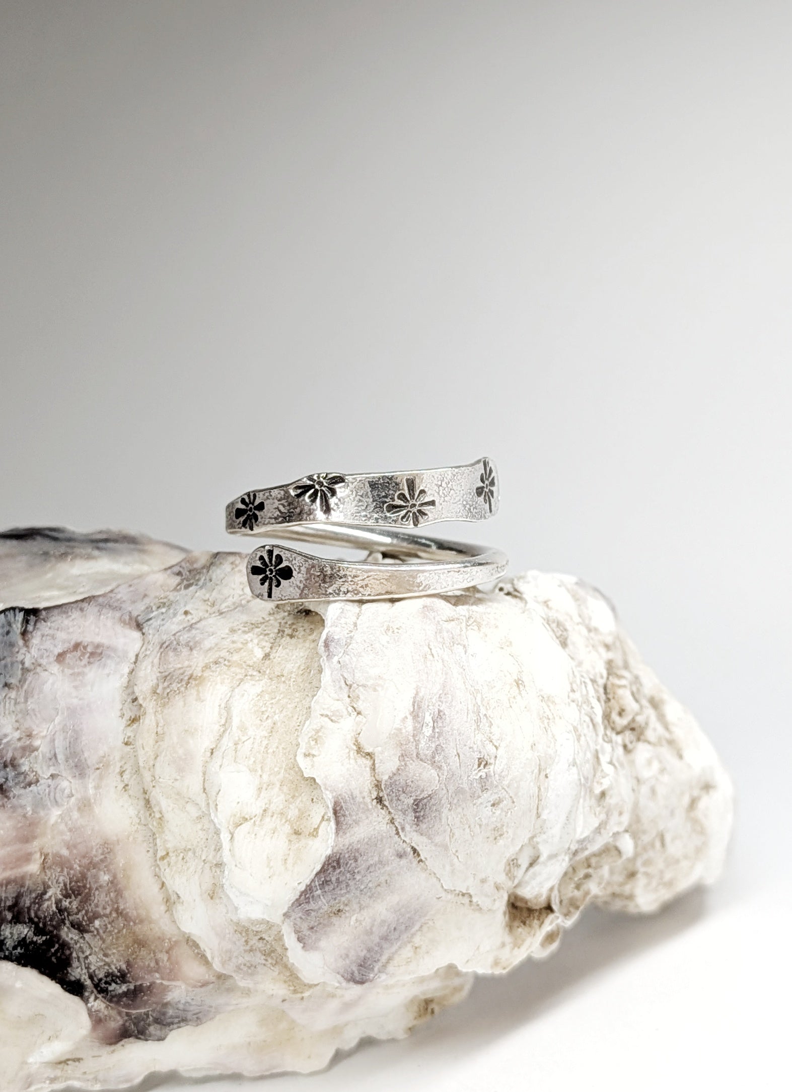 FEMME Star Burst Ring