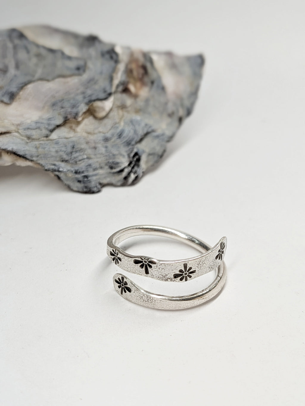 FEMME Star Burst Ring