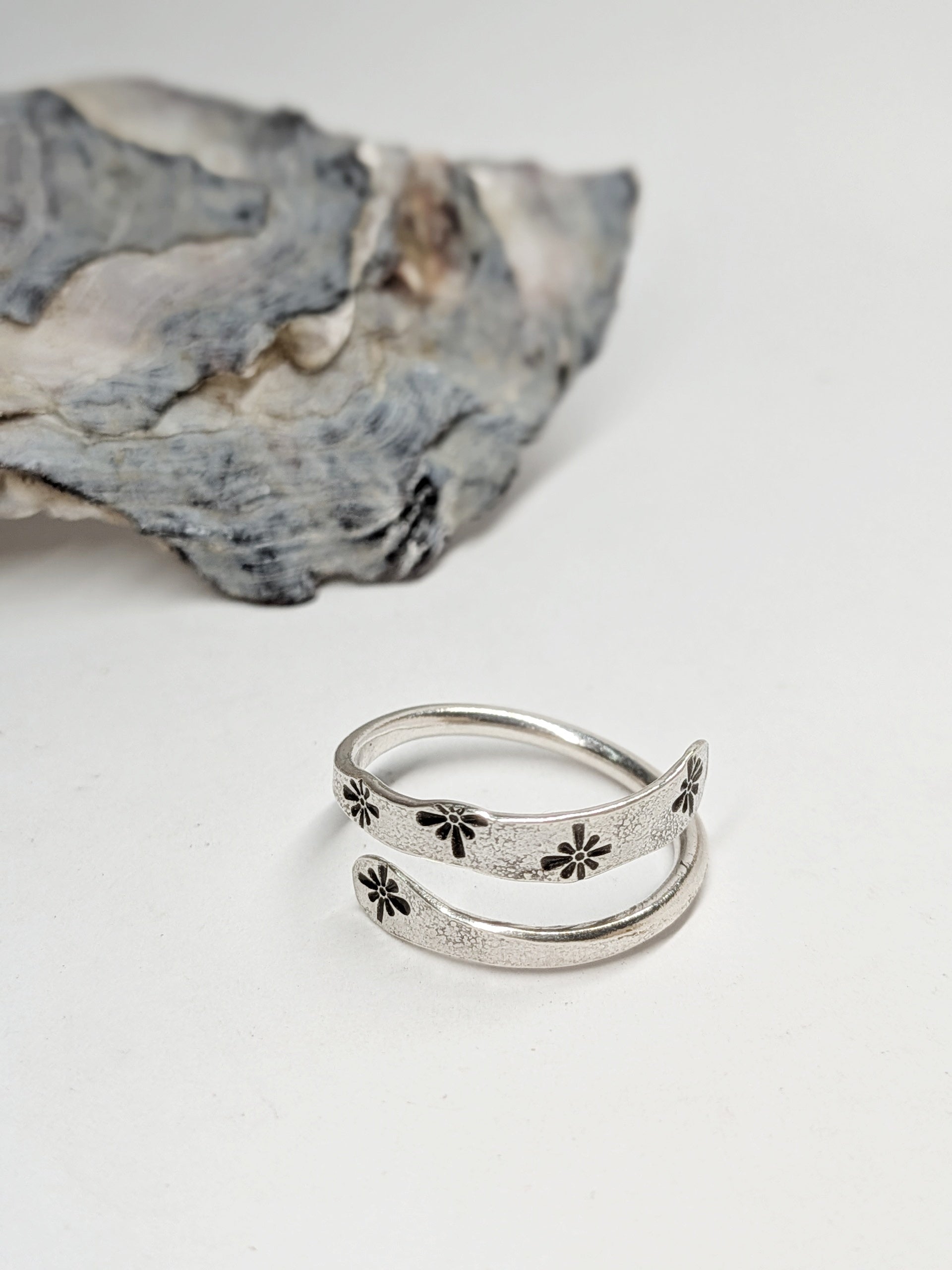 FEMME Star Burst Ring
