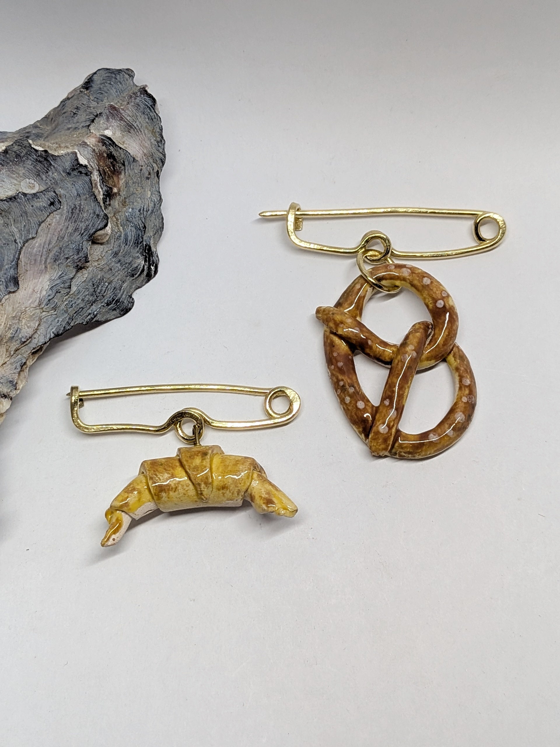 Pretzel Brooch