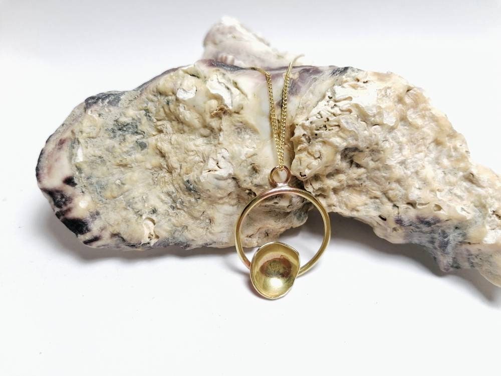 BUTTERCUP Circle & Blossom necklace