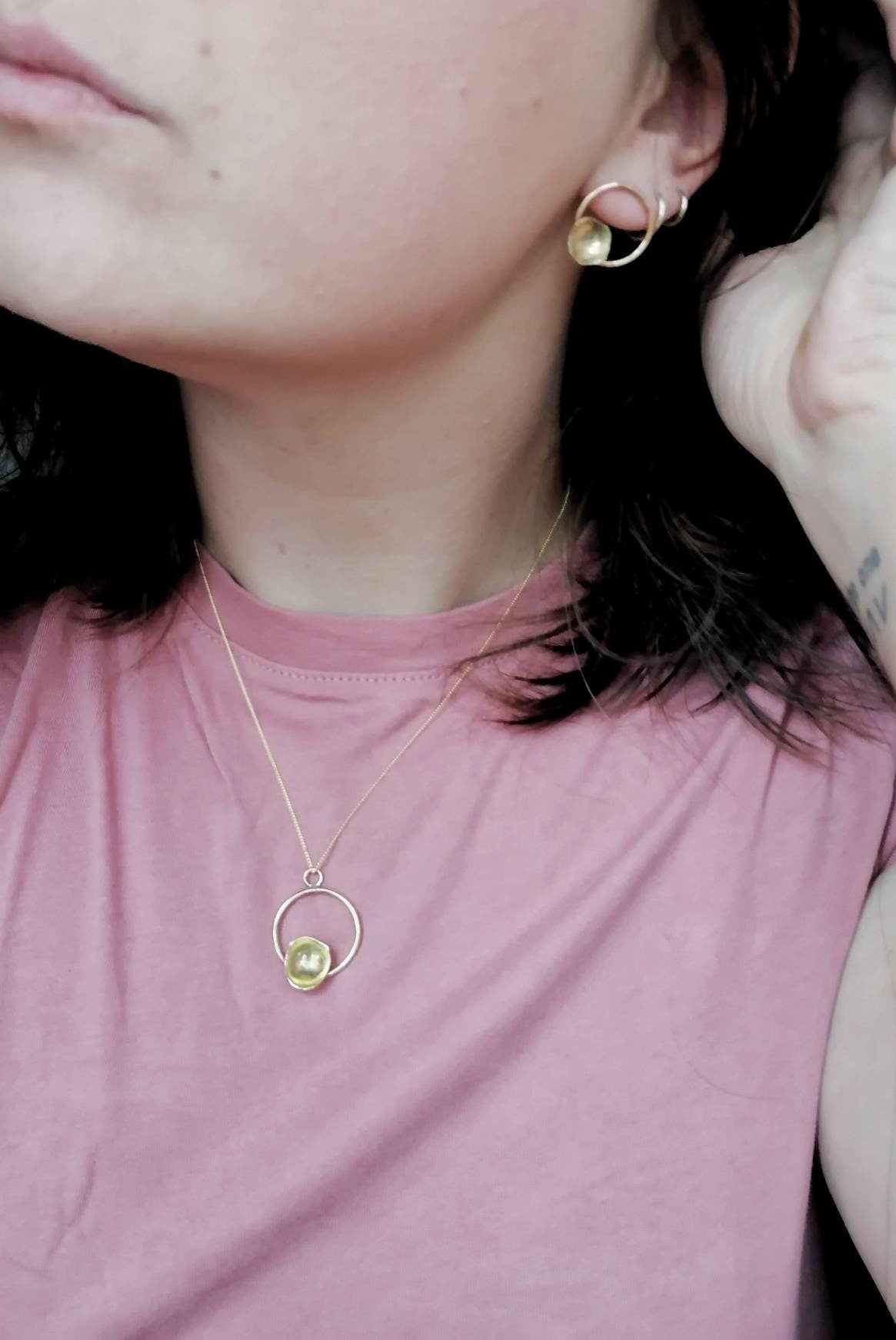 BUTTERCUP Circle & Blossom necklace