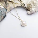 FEMME Simple Pearl Necklace