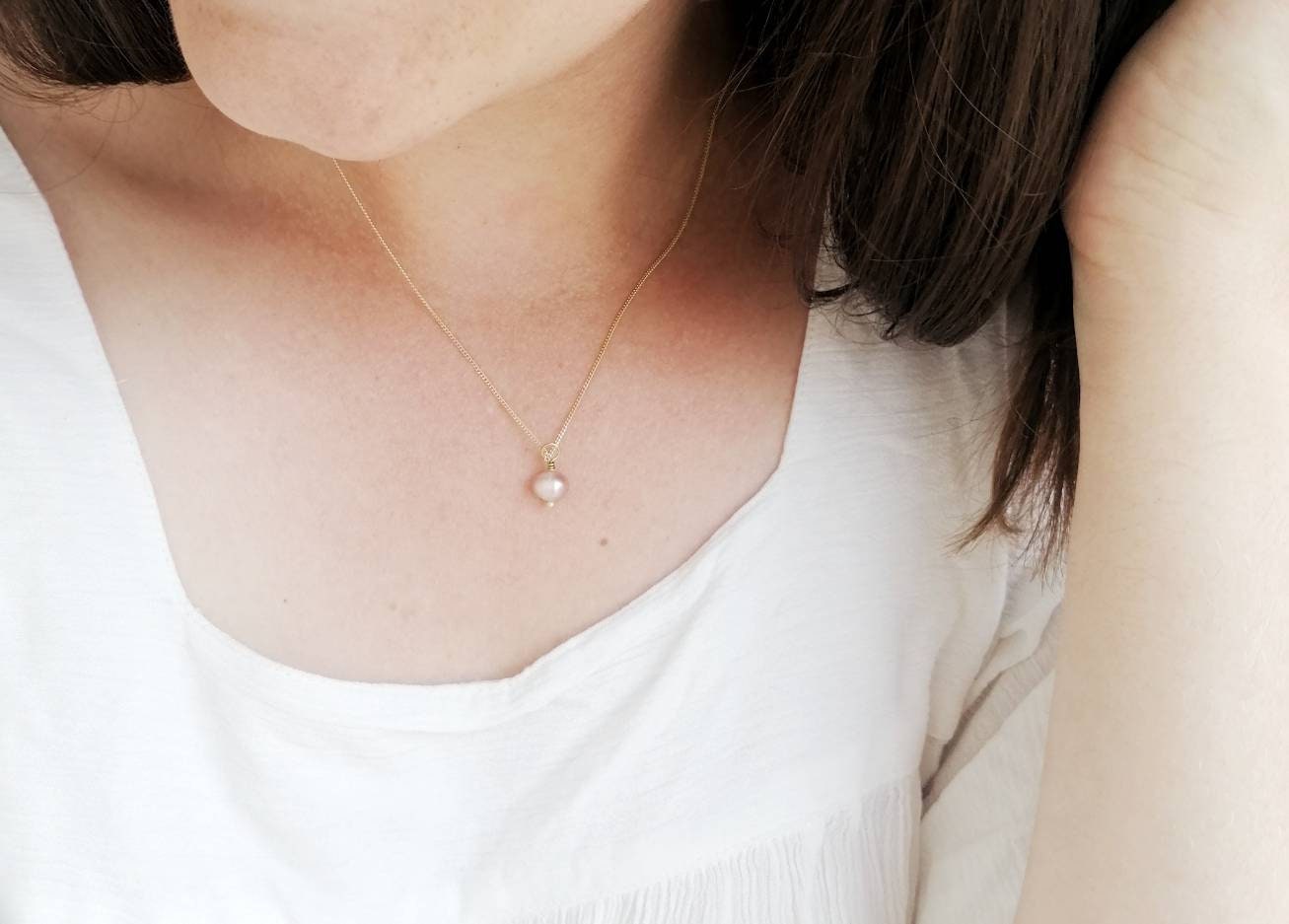 FEMME Simple Pearl Necklace