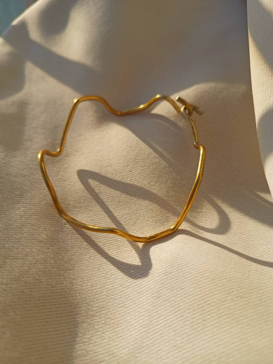 GEO Bangle brass squiggle