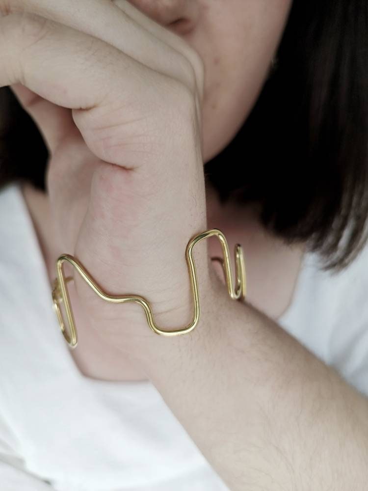 GEO Bangle brass squiggle