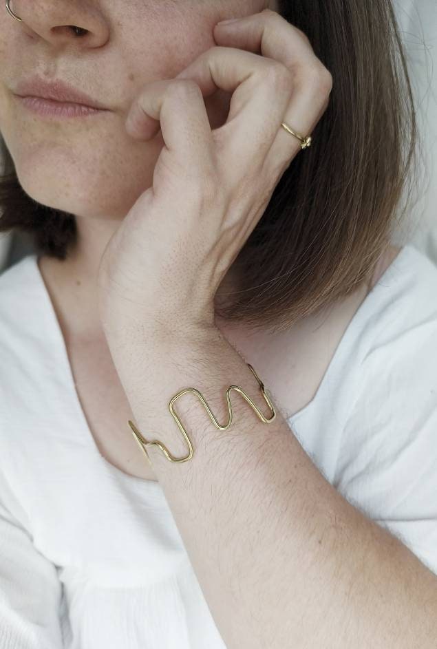 GEO Bangle brass squiggle