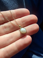 FEMME Traditional Pearl Necklace