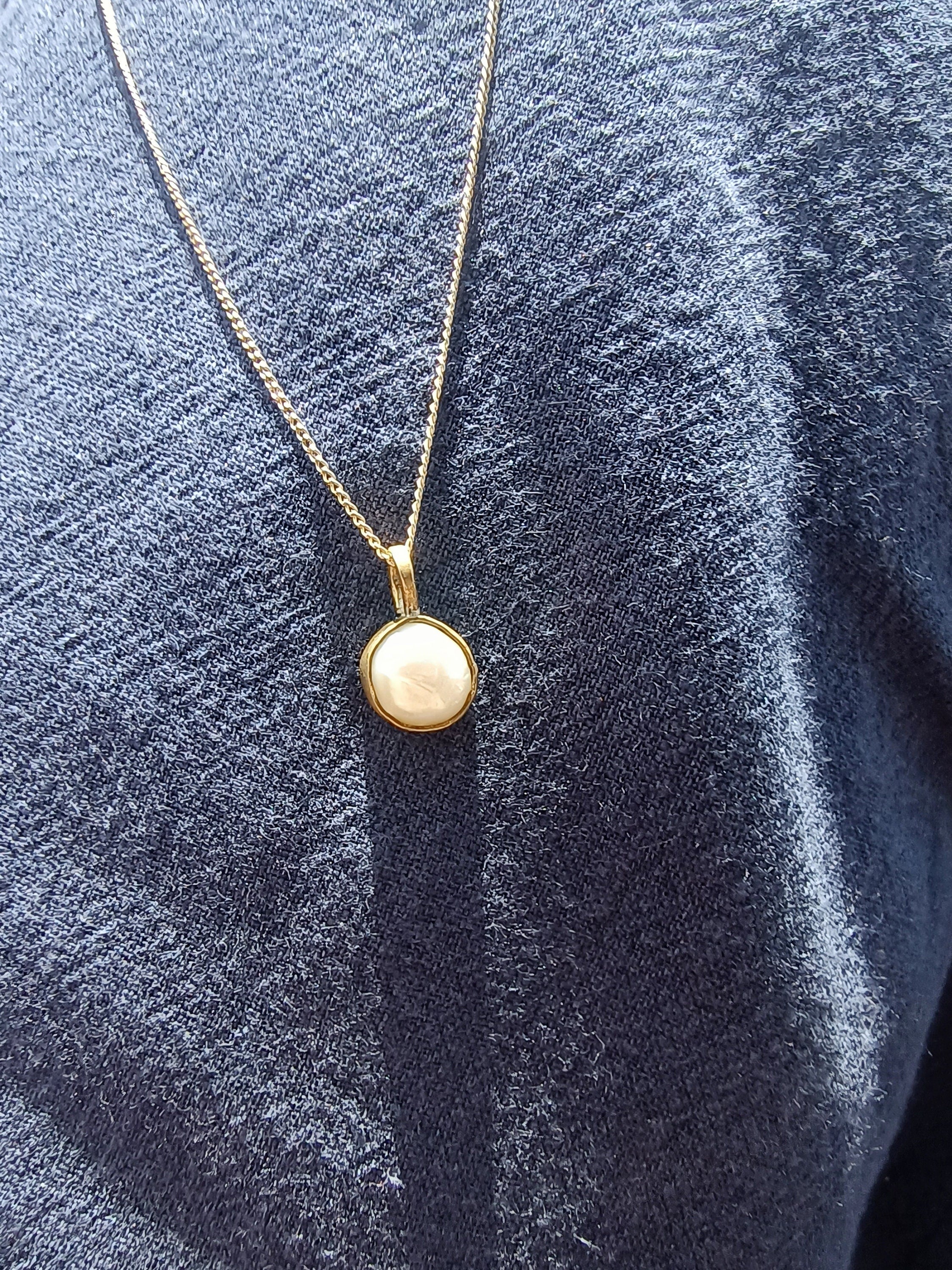 FEMME Traditional Pearl Necklace